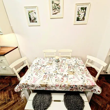 Marina Old Town With 1 Free Parking Offsite *