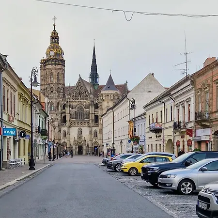 Marina Old Town With 1 Free Parking Offsite