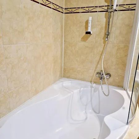 Marina Old Town With 1 Free Parking Offsite Apartment