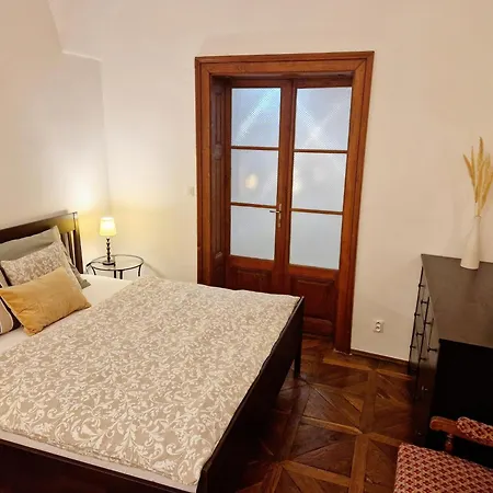 Marina Old Town With 1 Free Parking Offsite *