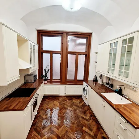 Marina Old Town With 1 Free Parking Offsite