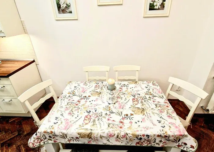 Marina Old Town With 1 Free Parking Offsite *