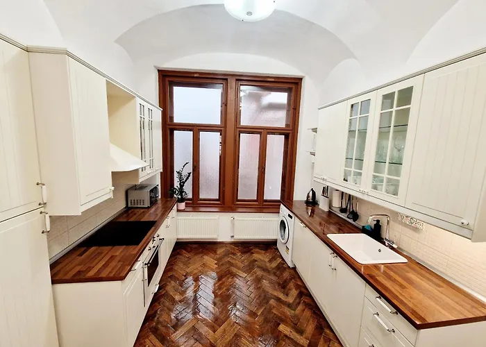 Marina Old Town With 1 Free Parking Offsite