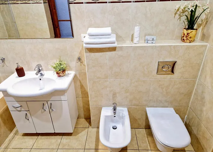 Marina Old Town With 1 Free Parking Offsite דירה